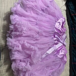 Women’s petticoat, fits like a L or XL